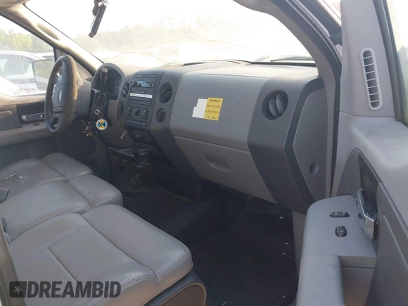 2008 Ford F-150 XL z VIN 1FTRF14VX8KE90979, wystawiony jako IAAI lot #42166971 z przebiegiem 274 511 mil mil oraz . Historia ofert i sprzedaży dostępna na DreamBid. Obrazek 5.