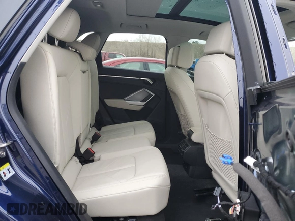 2024 Audi Q3 S line Premium Plus z VIN WA1EECF38R1019391, wystawiony jako Copart lot #47124395 z przebiegiem 9 509 mil mil oraz Szkoda całkowita • Salvage title. Historia ofert i sprzedaży dostępna na DreamBid. Obrazek 11.