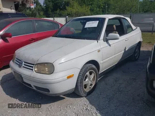 2000 Volkswagen Cabrio GLS with VIN 3VWCC21V8YM805177, listed as a IAAI auction lot 42179612 with 111,837 mi miles and . Bid and sale history available at DreamBid. Image 2.