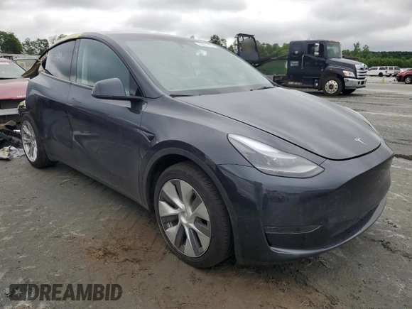 2024 Tesla Model Y z VIN 7SAYGDED5RF018979, wystawiony jako Copart lot #55651195 z przebiegiem 10 488 mil mil oraz Czysty tytuł • Clean title. Historia ofert i sprzedaży dostępna na DreamBid. Obrazek 4.