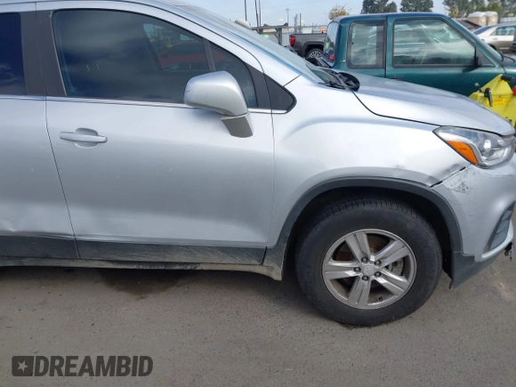 2017 Chevrolet Trax LT z VIN 3GNCJPSB8HL233373, wystawiony jako IAAI lot #40833250 z przebiegiem 117 569 mil mil oraz . Historia ofert i sprzedaży dostępna na DreamBid. Obrazek 17.