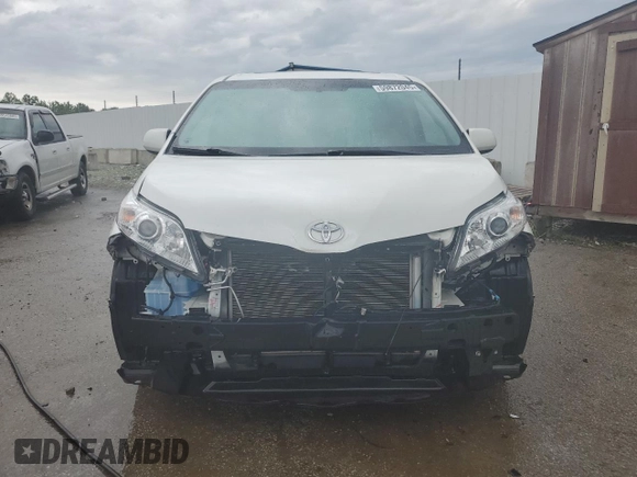 2015 Toyota Sienna XLE with VIN 5TDYK3DC6FS630405, listed as a Copart auction lot 59872045 with 60,306 mi miles and Salvage title. Bid and sale history available at DreamBid. Image 5.