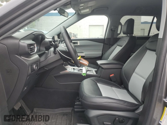 2023 Ford Explorer XLT z VIN 1FMSK7DH3PGB91471, wystawiony jako Copart lot #55952575 z przebiegiem 8 951 mil mil oraz Szkoda całkowita • Salvage title. Historia ofert i sprzedaży dostępna na DreamBid. Obrazek 7.