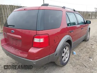 2005 Ford Freestyle SE with VIN 1FMZK04155GA08061, listed as a IAAI auction lot 41505123 with 223,524 mi miles. Bid and sale history available at carsss.com. Image 4.