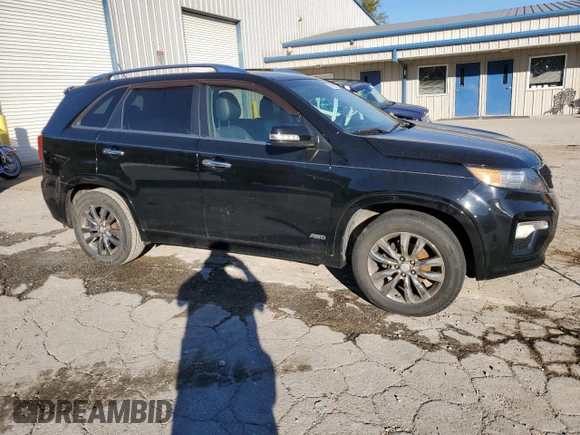 2013 Kia Sorento SX z VIN 5XYKWDA24DG385142, wystawiony jako Copart lot #75187514 z przebiegiem 119 027 mil mil oraz Szkoda całkowita • Salvage title. Historia ofert i sprzedaży dostępna na DreamBid. Obrazek 4.