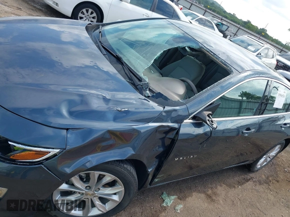 2020 Chevrolet Malibu LT with VIN 1G1ZD5ST6LF069754, listed as a IAAI auction lot 39596554 with 139,103 mi miles and . Bid and sale history available at DreamBid. Image 6.