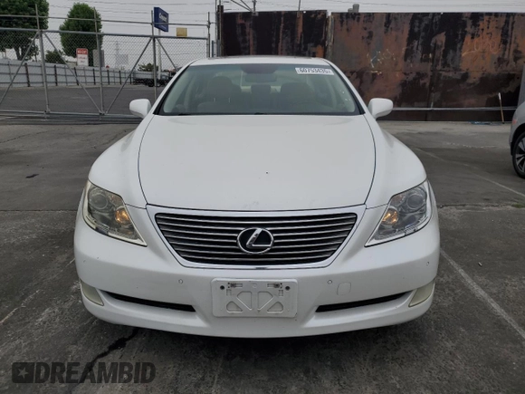 2008 Lexus LS 460 z VIN JTHBL46F285056490, wystawiony jako Copart lot #60753435 z przebiegiem 136 697 mil mil oraz Czysty tytuł • Clean title. Historia ofert i sprzedaży dostępna na DreamBid. Obrazek 5.