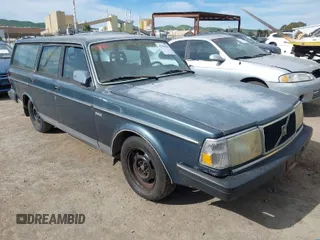 1990 Volvo 240 z VIN YV1AA8854L1871654, wystawiony jako IAAI lot #42004030 z przebiegiem 393 708 mil mil oraz . Historia ofert i sprzedaży dostępna na DreamBid. Obrazek 1.