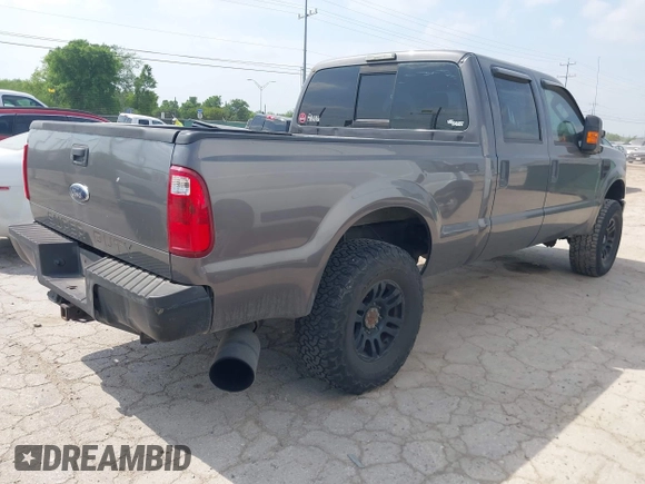 2008 Ford Super Duty F-250 SRW XL with VIN 1FTSW21R18ED60117, listed as a IAAI auction lot 42072677 with 334,421 mi miles. Bid and sale history available at carsss.com. Image 4.