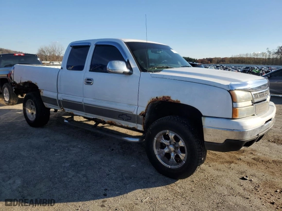 2007 Chevrolet Silverado 1500 Classic LT1 with VIN 1GCEK19Z37Z151704, listed as a Copart auction lot 78681754 with 221,717 mi miles and Clean Title. Bid and sale history available at carsss.com. Image 4.