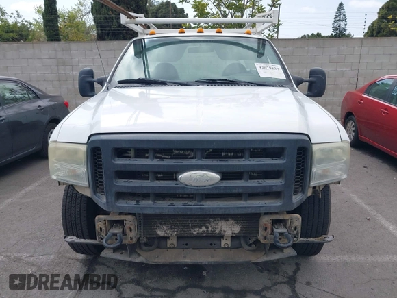 2007 Ford F-350 XL with VIN 1FDSF34517EA59162, listed as a IAAI auction lot 42078537 with 145,794 mi miles and . Bid and sale history available at DreamBid. Image 13.