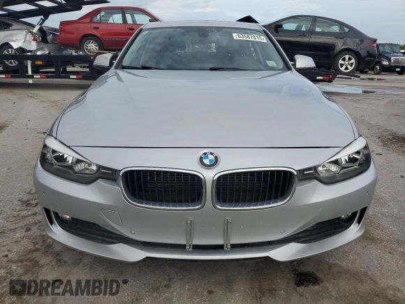 2014 BMW 3 Series 320i z VIN WBA3B1C51EP680412, wystawiony jako Copart lot #63587815 z przebiegiem 88 097 mil mil oraz Czysty tytuł • Clean title. Historia ofert i sprzedaży dostępna na DreamBid. Obrazek 5.