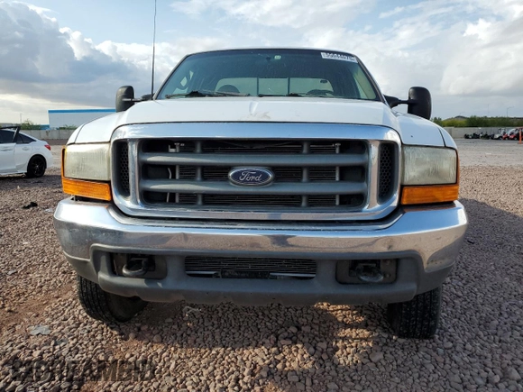 2000 Ford F-250 XL with VIN 1FTNX21FXYEE45263, listed as a Copart auction lot 55044075 with 451,212 mi miles and Salvage title. Bid and sale history available at DreamBid. Image 5.