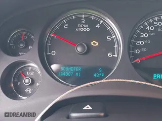 2013 Chevrolet Avalanche LS with VIN 3GNMCEE05DG364132, listed as a IAAI auction lot 41385609 with 144,007 mi miles. Bid and sale history available at carsss.com. Image 14.