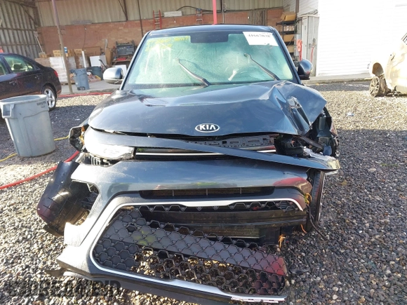 2020 Kia Soul LX with VIN KNDJ23AU2L7716198, listed as a IAAI auction lot 41667038 with 38,344 mi miles. Bid and sale history available at carsss.com. Image 12.