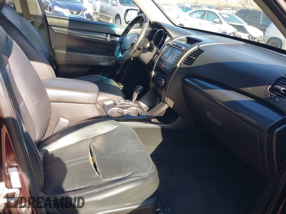 2011 Kia Sorento SX with VIN 5XYKW4A27BG163580, listed as a IAAI auction lot 41987362 with 172,097 mi miles. Bid and sale history available at carsss.com. Image 5.