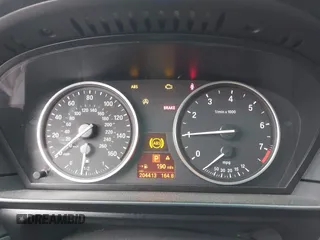 2008 BMW 5 Series 528i with VIN WBANU535X8C110673, listed as a IAAI auction lot 42046010 with 204,413 mi miles and . Bid and sale history available at carsss.com. Image 7.