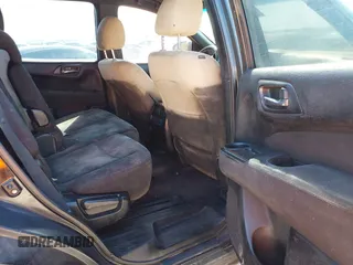 2014 Nissan Pathfinder SV with VIN 5N1AR2MN2EC658657, listed as a IAAI auction lot 42081432 with 170,905 mi miles. Bid and sale history available at carsss.com. Image 8.