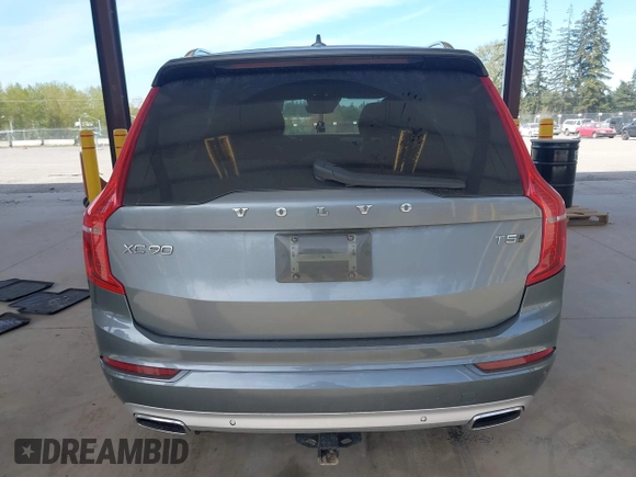 2020 Volvo XC90 Momentum with VIN YV4102PK1L1591863, listed as a IAAI auction lot 42034875 with 90,920 mi miles. Bid and sale history available at carsss.com. Image 17.