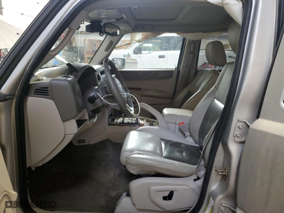 2007 Jeep Commander Limited with VIN 1J8HG58P87C538864, listed as a Copart auction lot 42998895 with 302,067 mi miles and Clean Title. Bid and sale history available at carsss.com. Image 7.