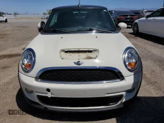2011 MINI Convertible S with VIN WMWZP3C51BTX83131, listed as a Copart auction lot 57136355 with 118,364 mi miles and Clean Title. Bid and sale history available at DreamBid. Image 5.