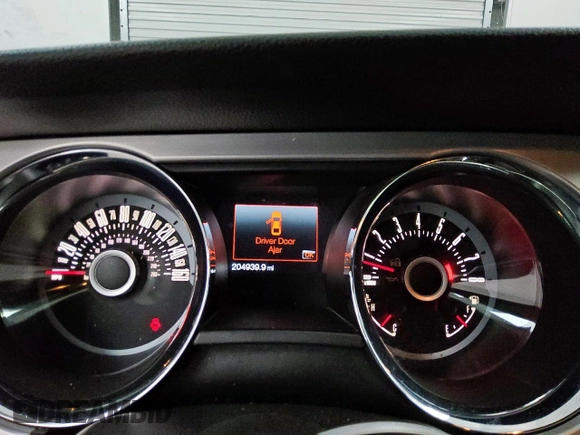 2013 Ford Mustang V6 with VIN 1ZVBP8AM5D5241286, listed as a Copart auction lot 59552325 with 204,939 mi miles and Clean title. Bid and sale history available at DreamBid. Image 9.