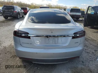 2015 Tesla Model S 85D with VIN 5YJSA1H2XFFP73196, listed as a Copart auction lot 75903524 with Not Provided miles and Salvage Title. Bid and sale history available at carsss.com. Image 6.