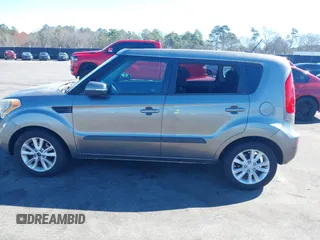 2013 Kia Soul ! with VIN KNDJT2A6XD7521718, listed as a IAAI auction lot 41683625 with 216,332 mi miles. Bid and sale history available at carsss.com. Image 14.