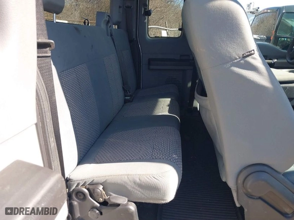 2015 Ford Super Duty F-250 SRW XLT with VIN 1FT7X2BT3FED17666, listed as a IAAI auction lot 41413915 with 87,618 mi miles. Bid and sale history available at carsss.com. Image 7.