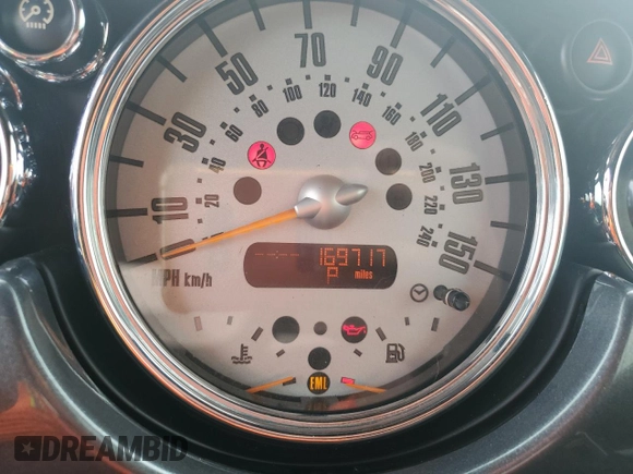 2005 MINI Convertible with VIN WMWRF334X5TG11889, listed as a Copart auction lot 55567995 with 169,717 mi miles and Salvage title. Bid and sale history available at DreamBid. Image 9.