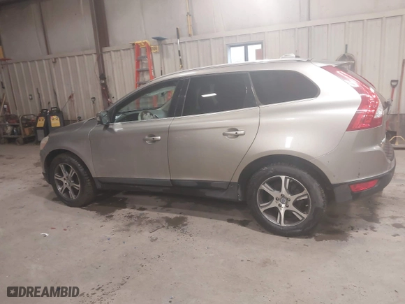 2013 Volvo XC60 T6 with VIN YV4902DZ9D2447347, listed as a IAAI auction lot 41791033 with 165,112 mi miles. Bid and sale history available at carsss.com. Image 14.
