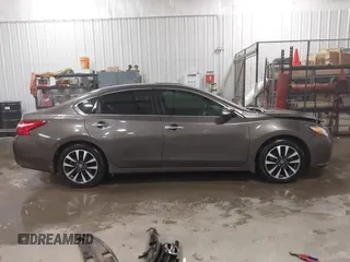 2016 Nissan Altima 2.5 S with VIN 1N4AL3AP4GC145811, listed as a IAAI auction lot 41424415 with 124,224 mi miles. Bid and sale history available at carsss.com. Image 14.