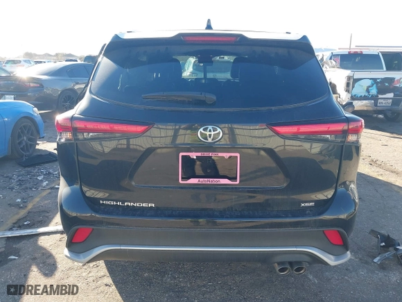 2022 Toyota Highlander XSE with VIN 5TDLZRAH9NS131976, listed as a IAAI auction lot 41414841 with 15,335 mi miles. Bid and sale history available at carsss.com. Image 16.