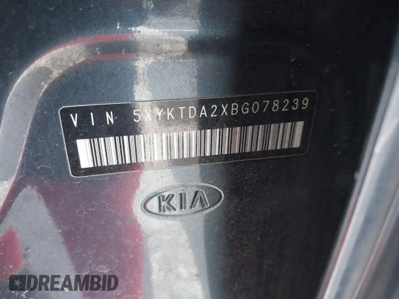2011 Kia Sorento LX with VIN 5XYKTDA2XBG078239, listed as a IAAI auction lot 41474123 with 198,978 mi miles. Bid and sale history available at carsss.com. Image 9.