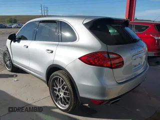 2011 Porsche Cayenne S с VIN WP1AB2A2XBLA44131, выставлен на аукционе IAAI как лот 41063172 с пробегом Не указан миль и . История ставок и продаж доступна на DreamBid. Изображение 3.