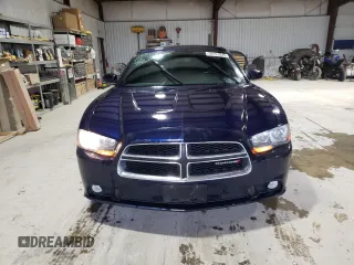 2014 Dodge Charger SXT z VIN 2C3CDXHG8EH156161, wystawiony jako Copart lot #58161945 z przebiegiem 246 923 mil mil oraz Czysty tytuł • Clean title. Historia ofert i sprzedaży dostępna na DreamBid. Obrazek 5.