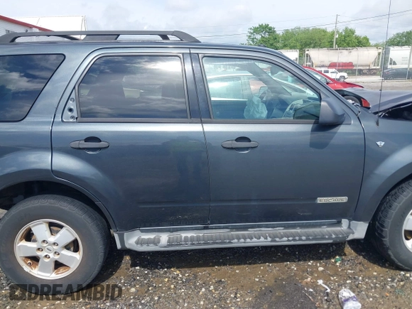 2008 Ford Escape XLT с VIN 1FMCU03198KE78192, выставлен на аукционе IAAI как лот 42260306 с пробегом 270 069 миль миль и . История ставок и продаж доступна на DreamBid. Изображение 13.