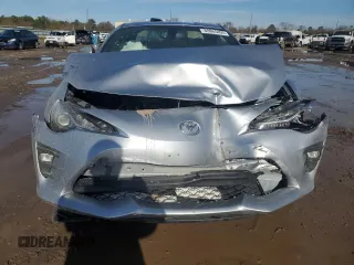 2020 Toyota 86 GT with VIN JF1ZNAE17L8753875, listed as a Copart auction lot 88865405 with 33,659 mi miles and Salvage Title. Bid and sale history available at carsss.com. Image 5.