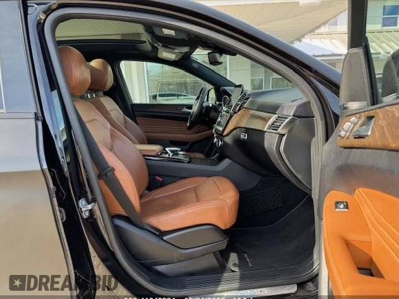 2019 Mercedes-Benz GLE 43 AMG with VIN 4JGED6EB1KA133981, listed as a IAAI auction lot 41649221 with 146,290 mi miles and . Bid and sale history available at DreamBid. Image 5.