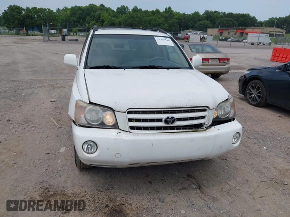 2003 Toyota Highlander z VIN JTEGF21A230119829, wystawiony jako IAAI lot #42495586 z przebiegiem 154 246 mil mil oraz . Historia ofert i sprzedaży dostępna na DreamBid. Obrazek 6.