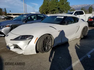 2020 Toyota Supra 3.0 z VIN WZ1DB4C06LW028984, wystawiony jako Copart lot #82659403 z przebiegiem 38 776 mil mil oraz . Historia ofert i sprzedaży dostępna na DreamBid. Obrazek 1.