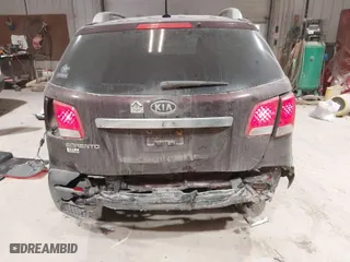 2013 Kia Sorento LX with VIN 5XYKTDA28DG338687, listed as a IAAI auction lot 41506461 with 234,553 mi miles. Bid and sale history available at carsss.com. Image 16.