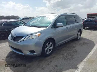2014 Toyota Sienna LE AAS with VIN 5TDKK3DC2ES440251, listed as a IAAI auction lot 41803952 with 88,691 mi miles. Bid and sale history available at carsss.com. Image 18.