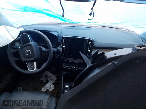 2023 Volvo XC40 Ultimate Dark Theme z VIN YV4L12UX8P2952575, wystawiony jako Copart lot #72947074 z przebiegiem Nie podano mil oraz Szkoda całkowita • Salvage title. Historia ofert i sprzedaży dostępna na DreamBid. Obrazek 8.