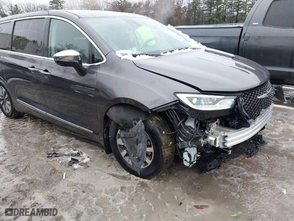 2023 Chrysler Pacifica Hybrid Limited with VIN 2C4RC1S79PR572795, listed as a IAAI auction lot 41680400 with 17,730 mi miles. Bid and sale history available at carsss.com. Image 1.