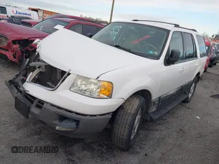 2004 Ford Expedition Special Service with VIN 1FMPU16L64LA70855, listed as a IAAI auction lot 41231282 with 221,560 mi miles. Bid and sale history available at carsss.com. Image 17.