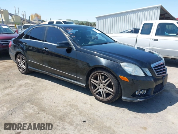 2010 Mercedes-Benz E-Class E 350 Luxury with VIN WDDHF5GB0AA072193, listed as a IAAI auction lot 42031041 with 152,969 mi miles. Bid and sale history available at carsss.com. Image 1.