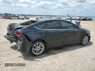 2020 Ford Fusion SE z VIN 3FA6P0LUXLR254247, wystawiony jako Copart lot #60658095 z przebiegiem 76 413 mil mil oraz Szkoda całkowita • Salvage title. Historia ofert i sprzedaży dostępna na DreamBid. Obrazek 3.