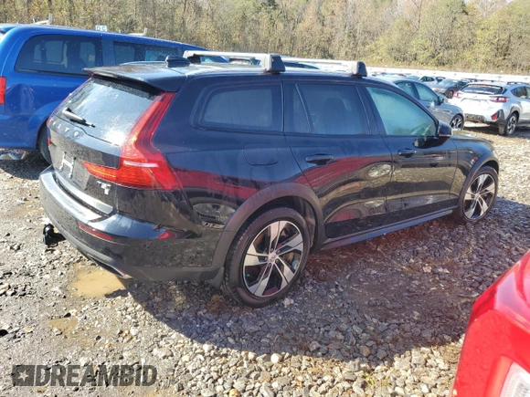 2021 Volvo V60 z VIN YV4102WK0M1065324, wystawiony jako Copart lot #76804034 z przebiegiem Nie podano mil oraz Czysty tytuł • Clean title. Historia ofert i sprzedaży dostępna na DreamBid. Obrazek 3.