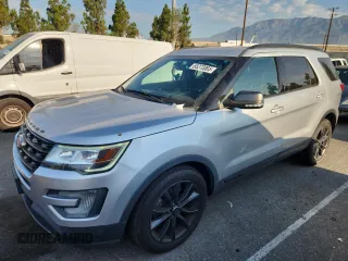 2017 Ford Explorer XLT z VIN 1FM5K7D81HGA03724, wystawiony jako Copart lot #65273065 z przebiegiem 129 554 mil mil oraz Czysty tytuł • Clean title. Historia ofert i sprzedaży dostępna na DreamBid. Obrazek 1.